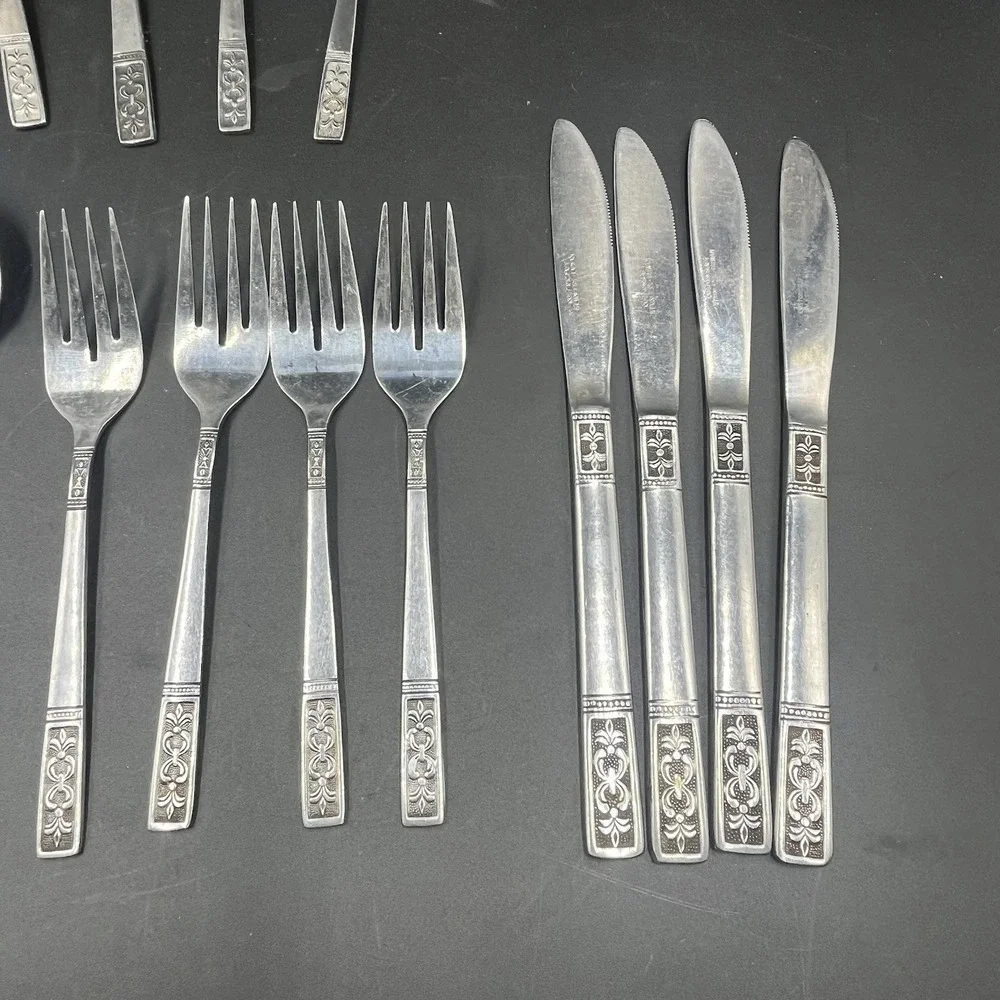 Vtg Custom‎ Craft MCM Stainless Taiwan 4 Knives, Salad Forks, Tablespoons, etc